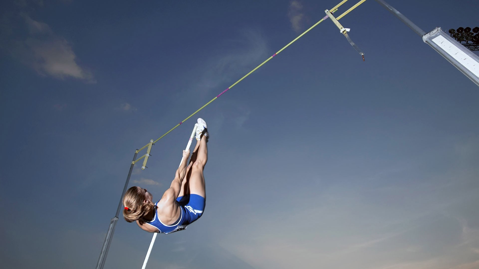 在线体育博彩-致敬与风度，莱比锡赛前列队欢迎拜仁，尊重对手尽显体育精神，致敬与风度，莱比锡赛前列队欢迎拜仁，尊重对手尽显体育精神